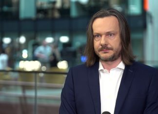 Rynek magazynów energii rośnie coraz szybciej. Idzie za tym spadek kosztów i rozwój technologii