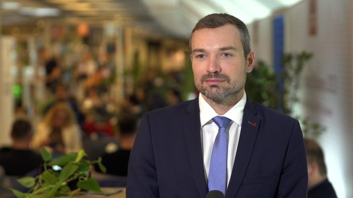 kuffel-ekspansja-foto