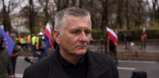 Polscy plantatorzy tytoniu protestują przeciwko planom WHO i UE. Ostrzegają, że nowe regulacje mogą doprowadzić do likwidacji całego sektora
